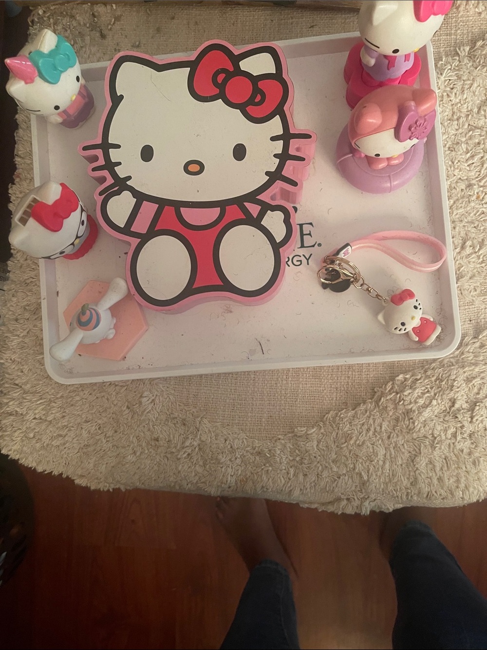 Sanrio Hello Kitty Pink and White Figurine Play Set with Keychain